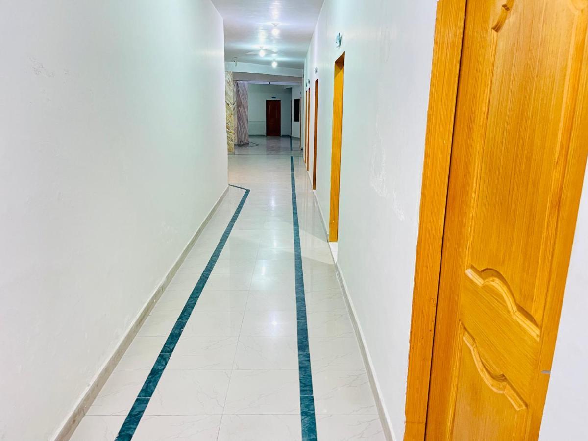 Hotel New Mid City Мултан Екстер'єр фото