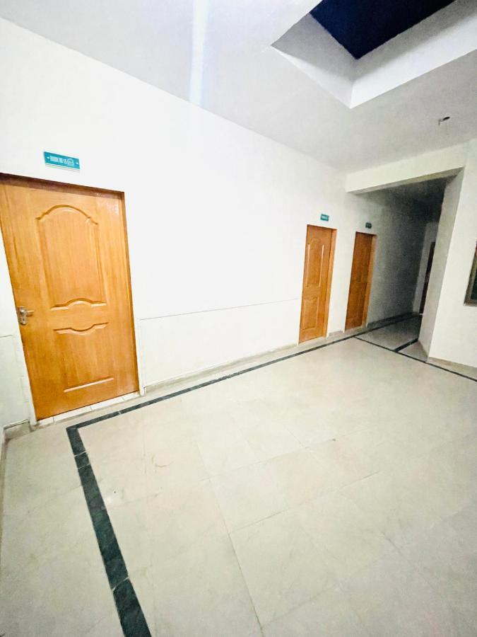 Hotel New Mid City Мултан Екстер'єр фото