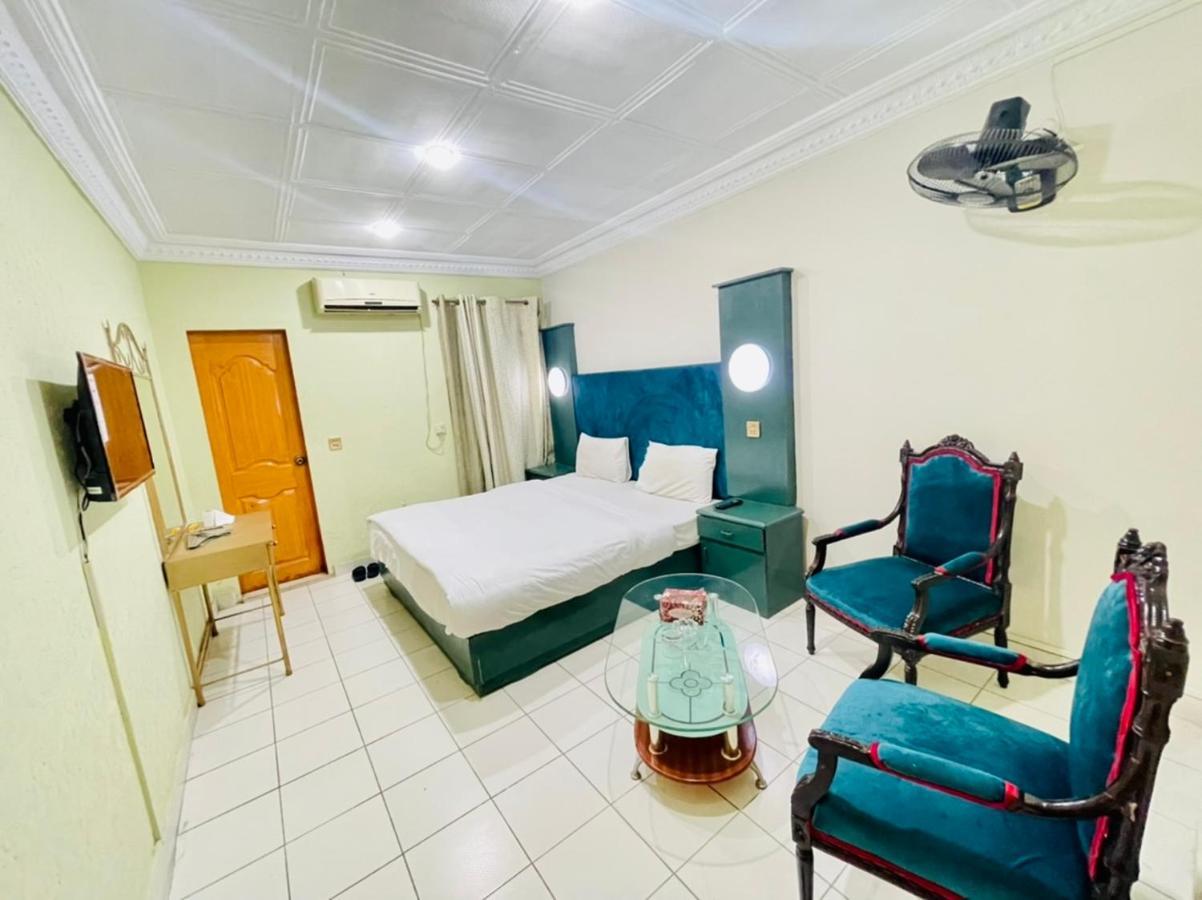 Hotel New Mid City Мултан Екстер'єр фото